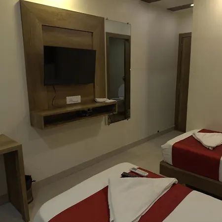 Hotel Hometown Near Us Embassy Bkc-2